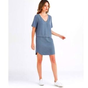 Vetta Capsule Convertible Dress To Cropped Tee Blue V-Neck Short Sleeve Dress